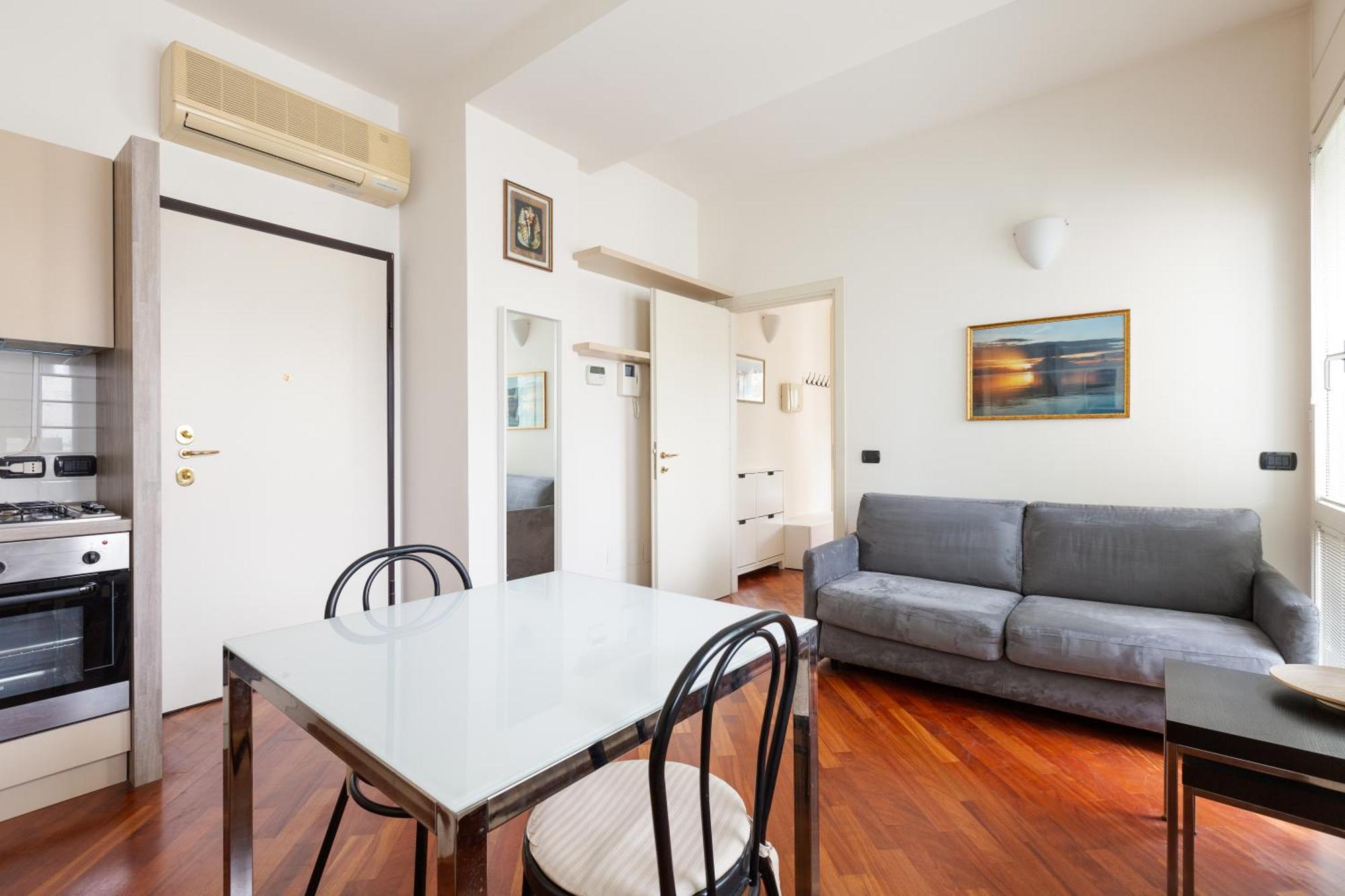 Bright & Comfy Apartment With Parking มิลาน ภายนอก รูปภาพ